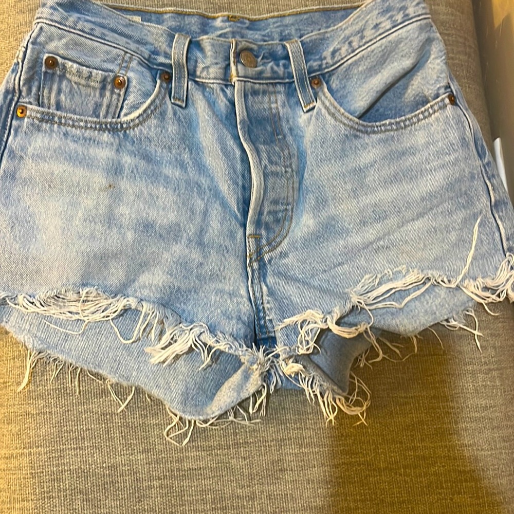 Levi 501 shorts. Waist size 25